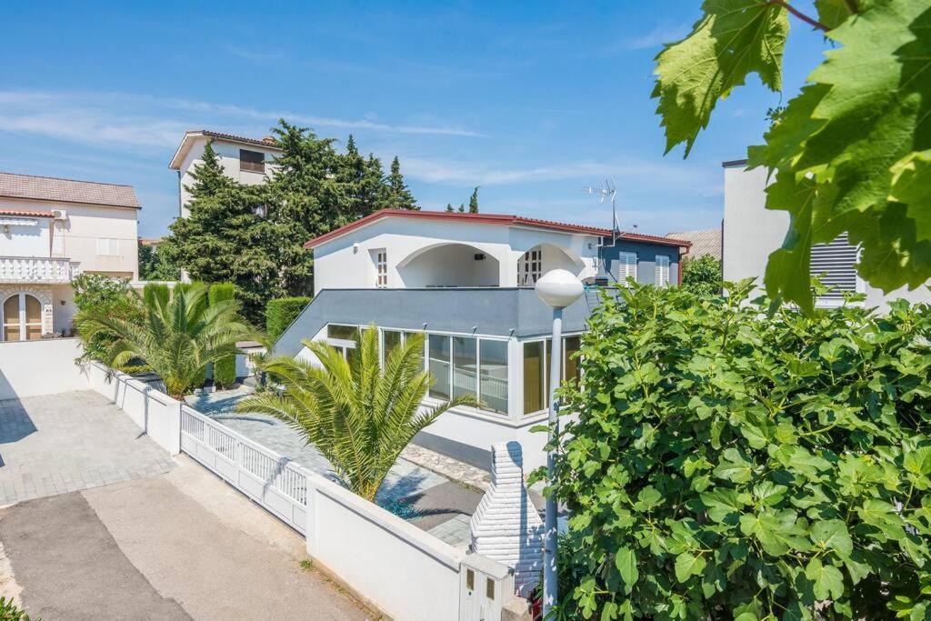 Family Patio Vir Διαμέρισμα Εξωτερικό φωτογραφία